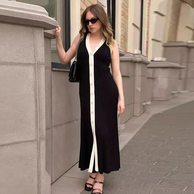 Ines | Ärmelloses Kleid mit V-Ausschnitt