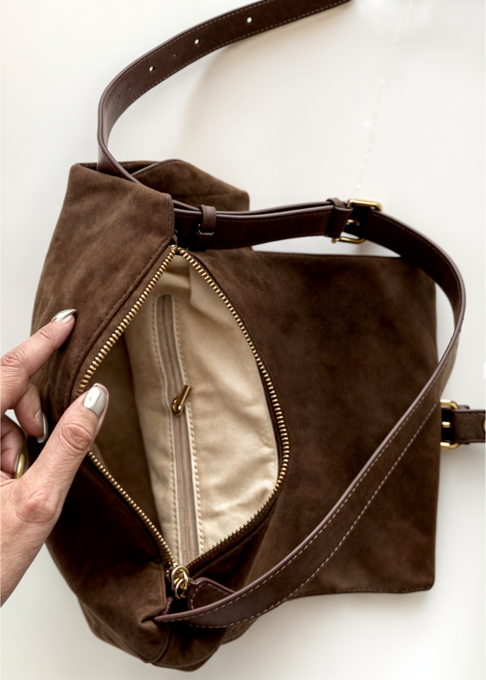 Ciel Wildleder Crossbody MM