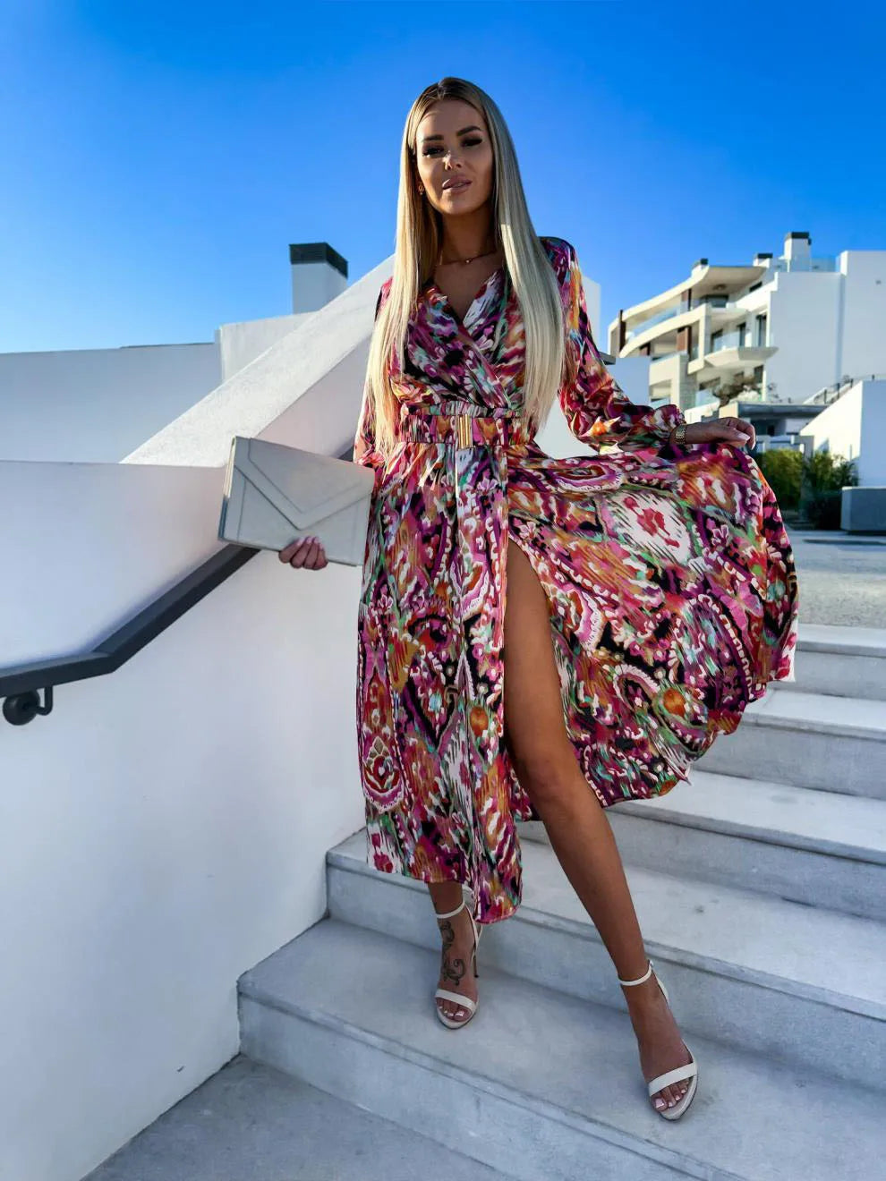 Jessica - Hochgeschlitztes Kleid mit Gürtel